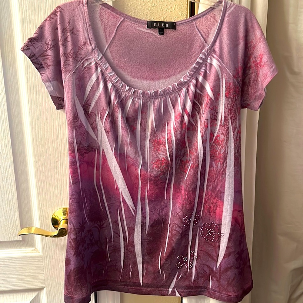 Woman’s BLEU top.  Size M
